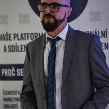 esk marketingov spolenost - Marketing a komunikace: Inovace a trendy ve vuce na vysokch kolch