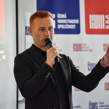 esk marketingov spolenost - Marketing a komunikace: Inovace a trendy ve vuce na vysokch kolch